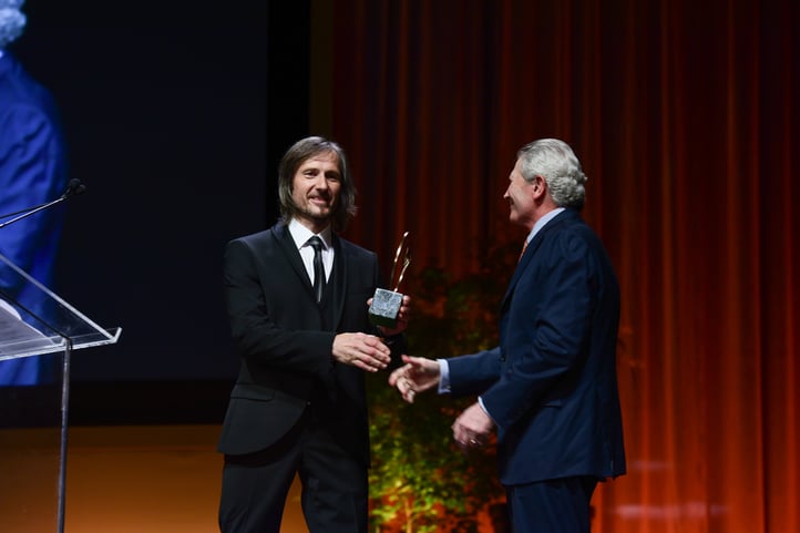 speech presenting an award